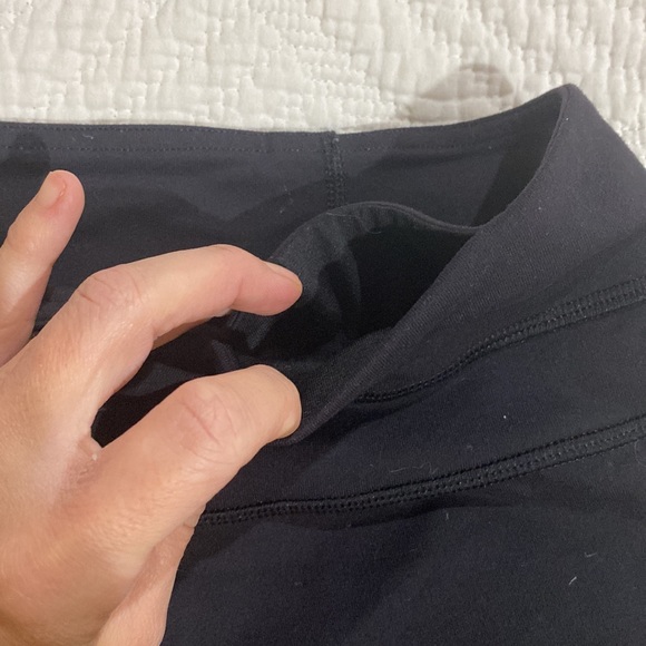 Lululemon High-Rise Tight 28" black yoga pants - Picture 5 of 5